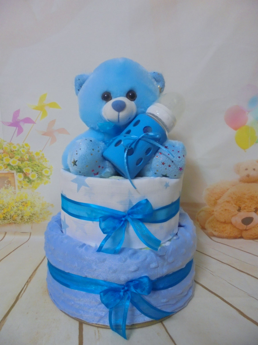 lovely baby blue winter diaper cake