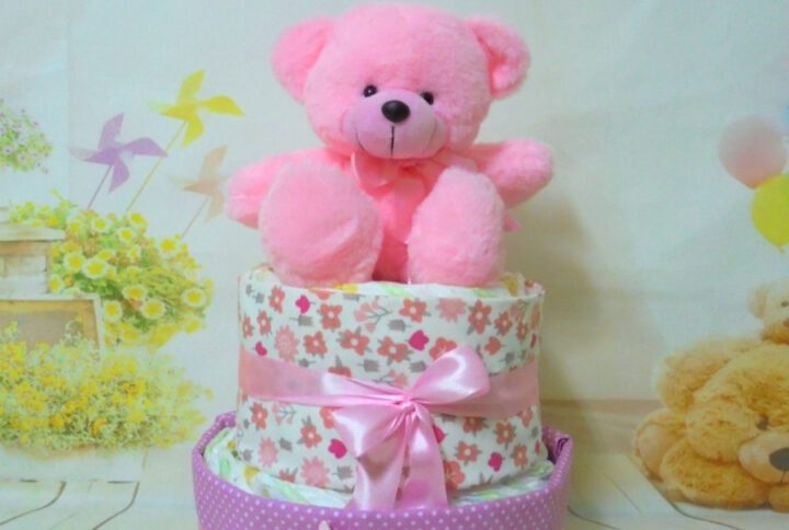 pink bear diaper cake 2όροφη μωρότουρτα