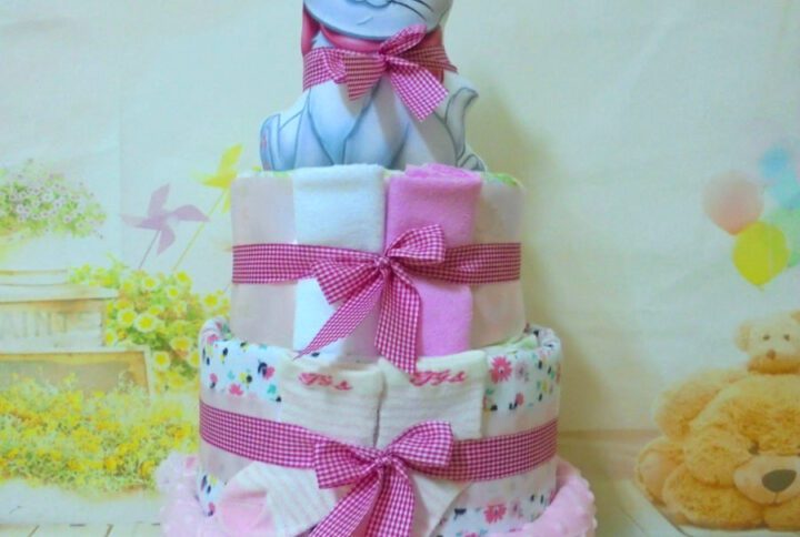 Γατούλα 3όροφη μωρότουρτα