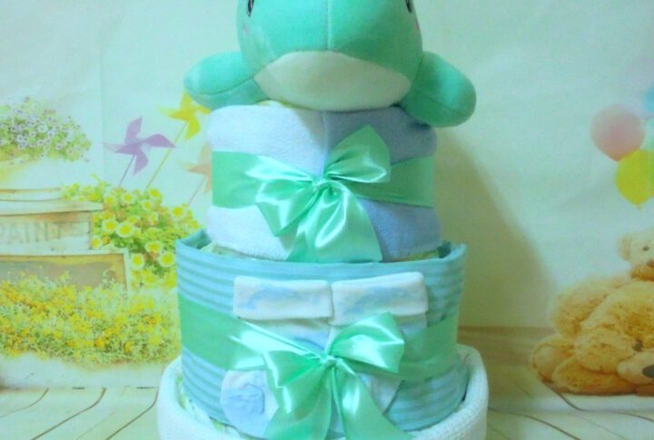 Δελφινάκι 3όροφη μωρότουρτα diaper cake