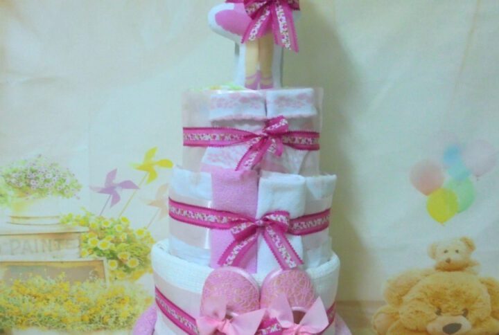 Χαρούμενη μπαλαρίνα 4όροφη μωρότουρτα diaper cake