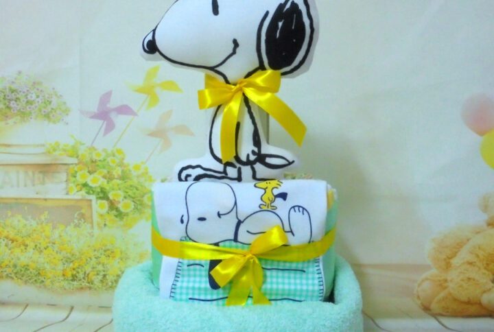 Little Snoopy 2όροφη μωρότουρτα