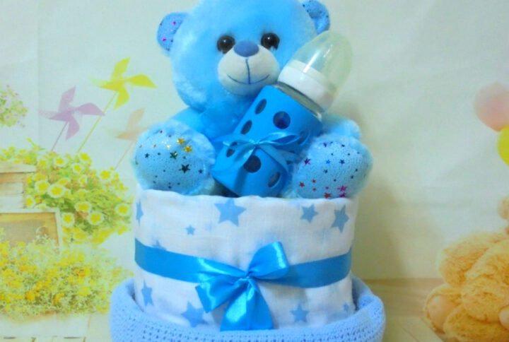 lovely baby blue 2όροφη μωρότουρτα summer