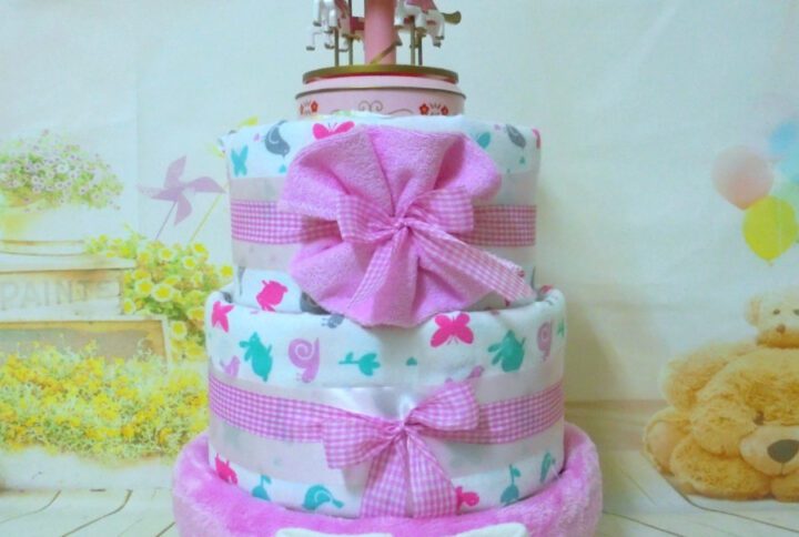 Μουσικό καρουζελ ροζ 3όροφη μωρότουρτα