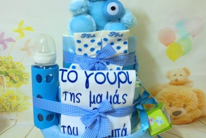 Το γούρι 3όροφη μωρότουρτα μπλε