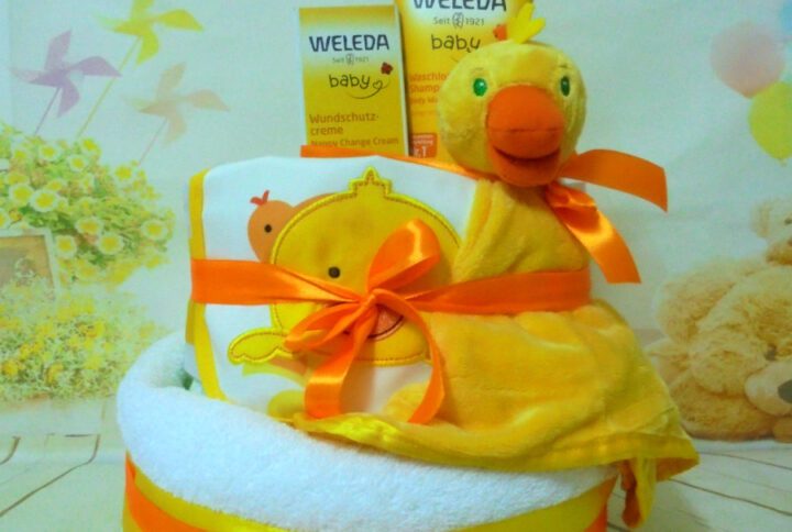 Baby duck Weleda diaper cake 2όροφη μωρότουρτα