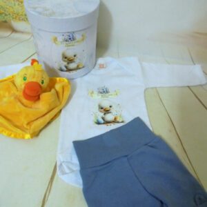 Σετ δώρου καπελιέρα το πρώτο μου Πάσχα για αγοράκι με φορμάκι μωρού και παντελονάκι petrol blue