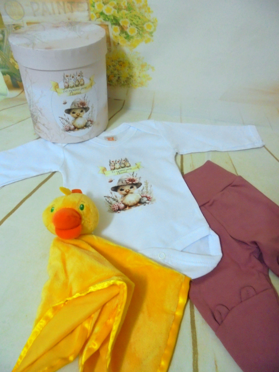 Το πρώτο μου Πάσχα σετ σε καπελιέρα