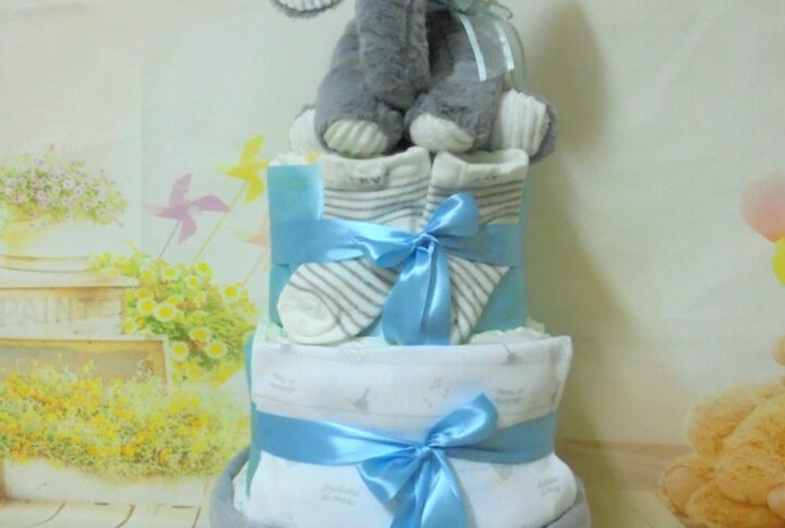 Γκρι ελεφαντάκι μωρότουρτα 3όροφη για αγόρι με λούτρινο ελεφαντάκι