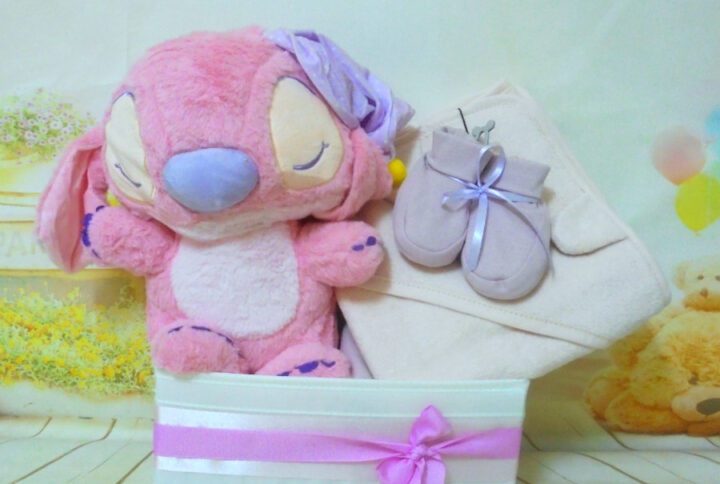 Baby Gift Box Angel Organic Cotton με λούτρινο Angel και βρεφικά είδη από οργανικό βαμβάκι