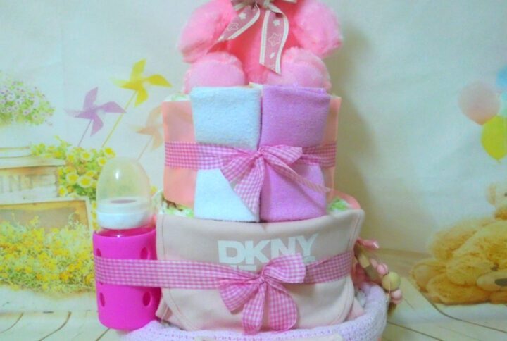 Pink bear VIP 3όροφη τούρτα από πάνες