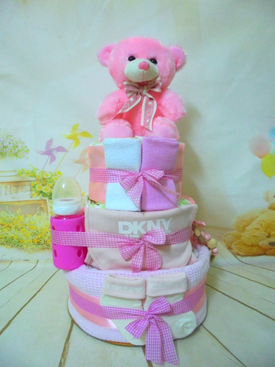 Pink bear VIP 3όροφη τούρτα από πάνες